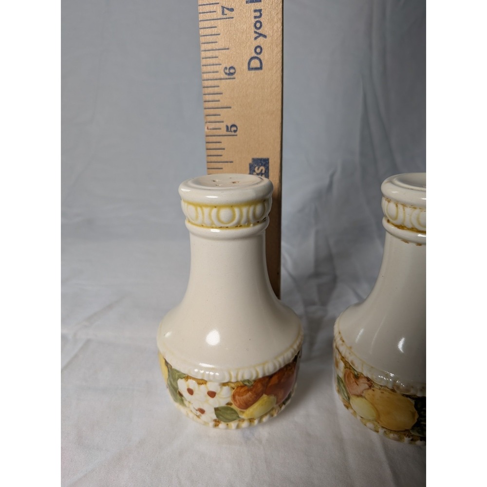Vintage Metlox Vernon Ware Fruit Basket Salt & Pepper Shakers Set California Pot - Picture 2 of 2